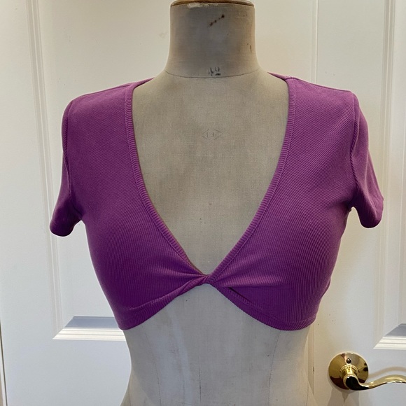 Front twist detail tshirt - Picture 1 of 2